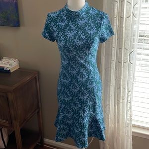 Very flattering dress, size Small